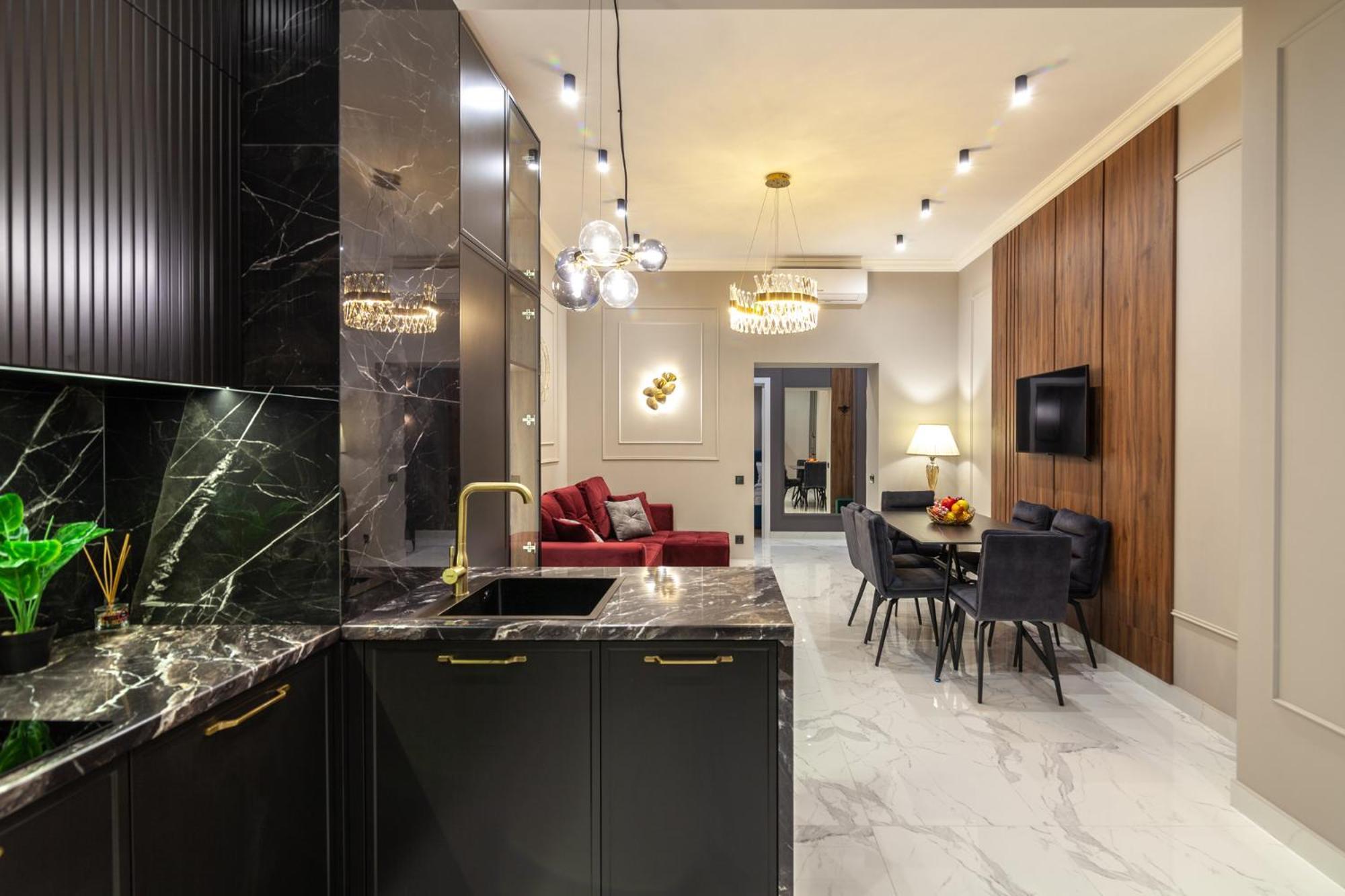 Leogrand Vip On Svobody Avenue 43 *